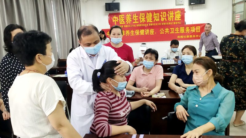 小标题：行业现状与趋势